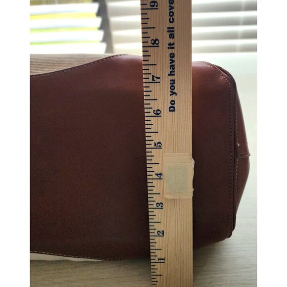 PURSE-COLDWATER CREEK-Beige-Faux Brown Leather-Short Shoulder Strap-Snap Closure - Picture 15 of 16